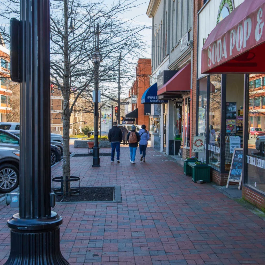 People-walking-through-downtown-Marietta-ga